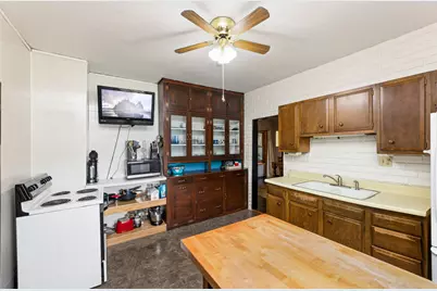 1307  Kane St, La Crosse, WI 54603 - Photo 9