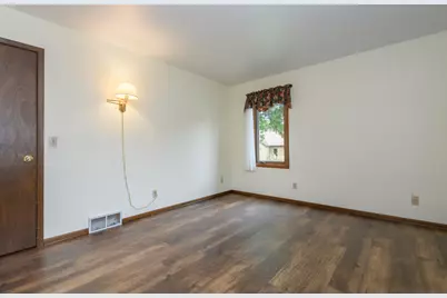 1527 N Holden St, Port Washington, WI 53074 - Photo 31