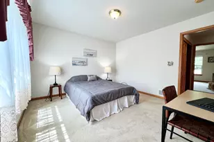 W141N9757 Knollcrest Cir, Germantown, WI 53022 - Photo 25
