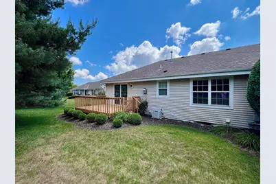 W141N9757  Knollcrest Cir, Germantown, WI 53022 - Photo 35
