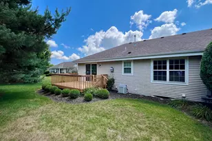 W141N9757 Knollcrest Cir, Germantown, WI 53022 - Photo 35