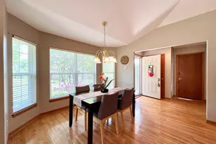 W141N9757 Knollcrest Cir, Germantown, WI 53022 - Photo 11