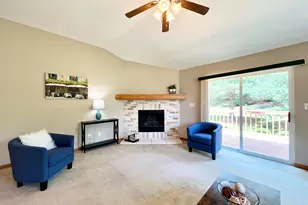 W141N9757 Knollcrest Cir, Germantown, WI 53022 - Photo 15