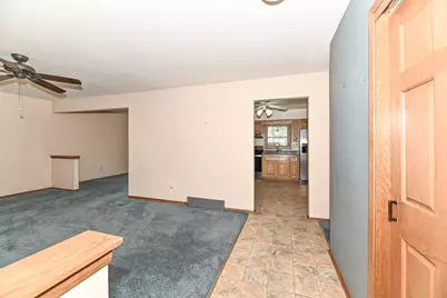 4153 W Granada St, Greenfield, WI 53221 - Photo 5