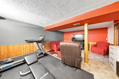 9901 W Beloit Rd, Milwaukee, WI 53227 - Photo 27