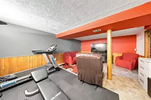 9901 W Beloit Rd, Milwaukee, WI 53227 - Photo 27