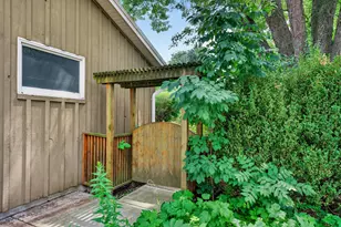 1711 W Clayton Crest Ave, Milwaukee, WI 53221 - Photo 31