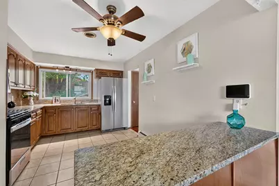 1711 W Clayton Crest Ave, Milwaukee, WI 53221 - Photo 15