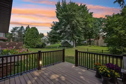 8108 S Forest Hills Cir, Franklin, WI 53132 - Photo 3