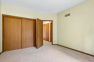 8108 S Forest Hills Circle, Franklin, WI 53132 - Photo 11
