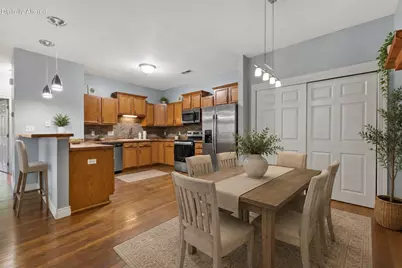 962  Bedford Ct #101, Racine, WI 53406 - Photo 7