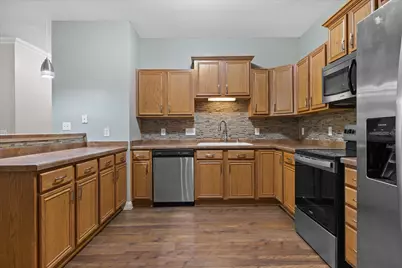 962  Bedford Ct #101, Racine, WI 53406 - Photo 9