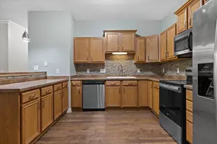 962 Bedford Ct, Racine, WI 53406 - Photo 9