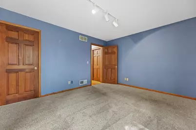3450 S Sandalwood Dr, New Berlin, WI 53151 - Photo 25