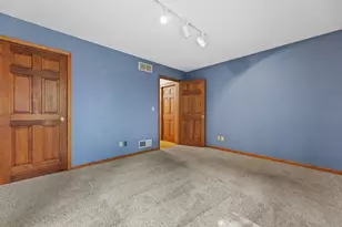 3450 S Sandalwood Dr, New Berlin, WI 53151 - Photo 25