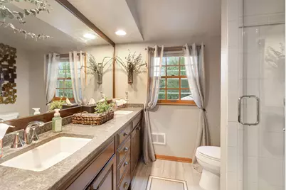 9516 N Apple Blossom Ln, Bayside, WI 53217 - Photo 25