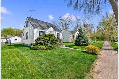 3326 S Lenox St, Milwaukee, WI 53207 - Photo 3