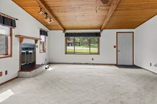 W5300 Briarwood Rd, Sugar Creek, WI 53121 - Photo 9