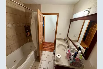 5270 S 26th St, Milwaukee, WI 53221 - Photo 9