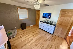 5270 S 26th St, Milwaukee, WI 53221 - Photo 5