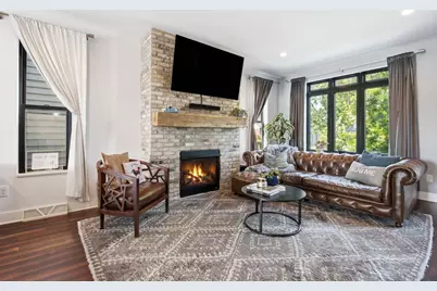2110 S Aldrich St, Milwaukee, WI 53207 - Photo 3