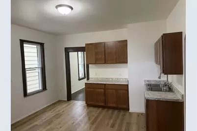 2226 S 30th St, Milwaukee, WI 53215 - Photo 11