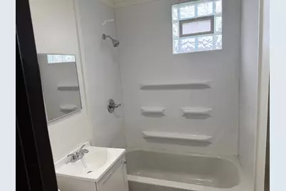 2226 S 30th St, Milwaukee, WI 53215 - Photo 13