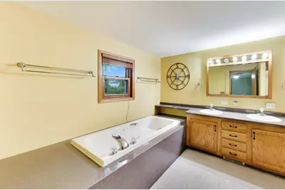 3246 N Robin Rd, Geneva, WI 53147 - Photo 13
