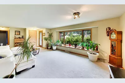 3246 N Robin Rd, Geneva, WI 53147 - Photo 5