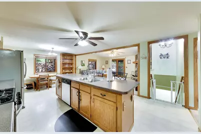 3246 N Robin Rd, Geneva, WI 53147 - Photo 7