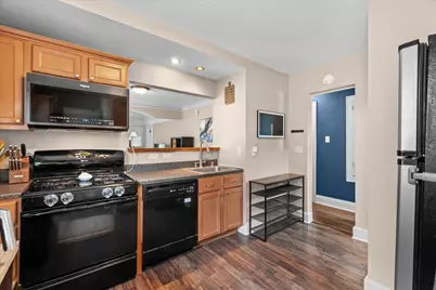2234 S 72nd St, West Allis, WI 53219 - Photo 9