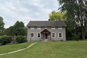 N85W16295 Arthur Ave, Menomonee Falls, WI 53051 - Photo 3