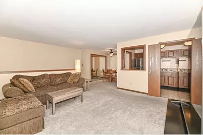 6640  Mariner Dr #202, Racine, WI 53406 - Photo 5