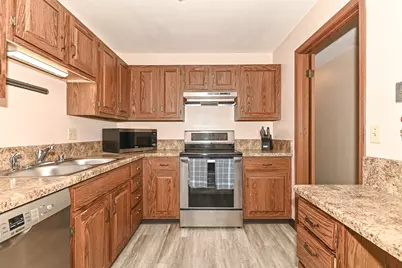 6640  Mariner Dr #202, Racine, WI 53406 - Photo 3