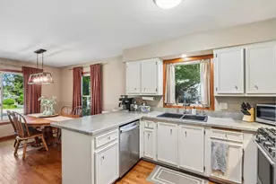 114 Gordon Ct, Mukwonago, WI 53149 - Photo 9