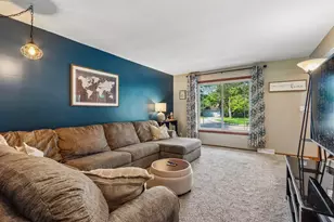 114 Gordon Ct, Mukwonago, WI 53149 - Photo 5