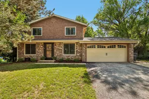 114 Gordon Ct, Mukwonago, WI 53149 - Photo 1