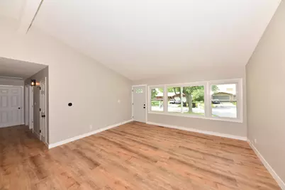 4460  Glenway St, Wauwatosa, WI 53225 - Photo 9