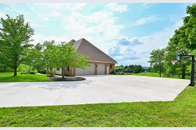 W6178  Oak Vista Ln, Plymouth, WI 53073 - Photo 39