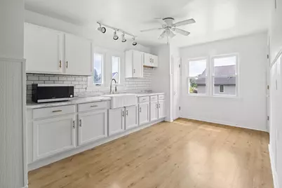 10110 S Shepard Ave, Oak Creek, WI 53154 - Photo 15