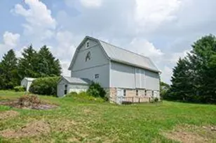 563 Kreusers Ridge St, Richfield, WI 53017 - Photo 3