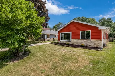 9821 W Grantosa Dr, Wauwatosa, WI 53222 - Photo 33