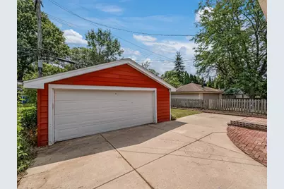 9821 W Grantosa Dr, Wauwatosa, WI 53222 - Photo 31