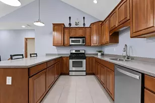 7942 Williamsburg Ct, Bristol, WI 53104 - Photo 7