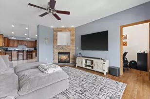 7942 Williamsburg Ct, Bristol, WI 53104 - Photo 3
