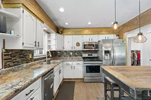 1409 W Wanda Ave, Milwaukee, WI 53221 - Photo 5