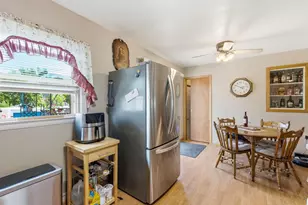 7849 W Herbert Ave, Milwaukee, WI 53218 - Photo 11