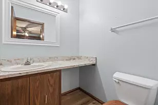 16250 W Coachlight Dr, New Berlin, WI 53151 - Photo 15