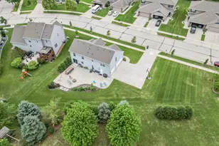 221 Arbor Point Ave, West Bend, WI 53095 - Photo 53