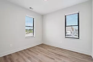 2212 N Cambridge Ave, Milwaukee, WI 53202 - Photo 41